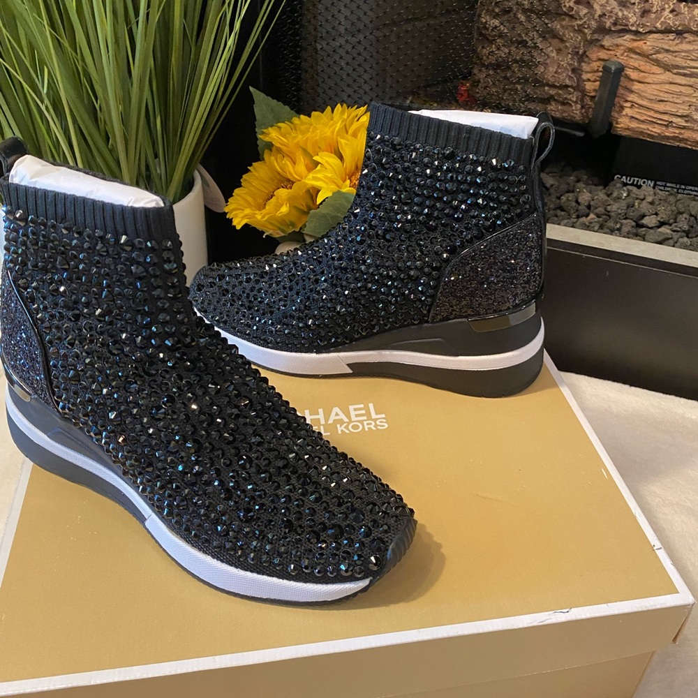 Michael Kors Skyler Booties - Picture 2 of 8